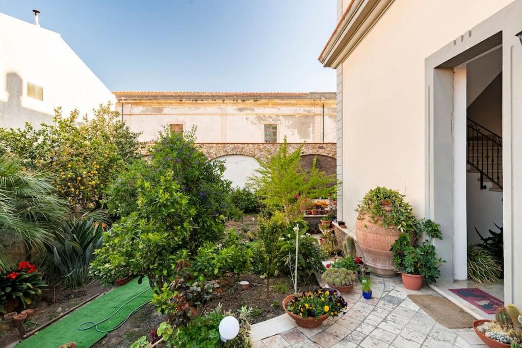 A Casa Di Gi Bed & Breakfast Porto Torres Exterior photo